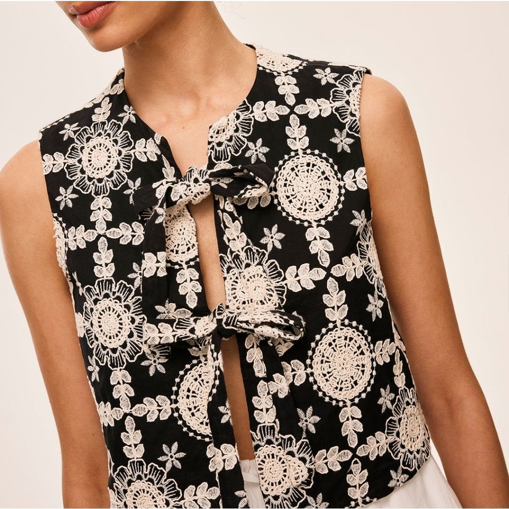 Embroided Cotton Tie Front Vest NWT Size S Commense